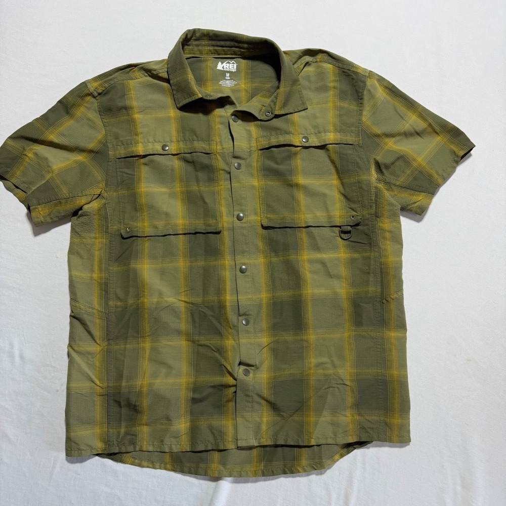 REI Co-op Men's M Plaid Snap Shirt Olive Green Yellow Nylon Hiking Short Sleeve